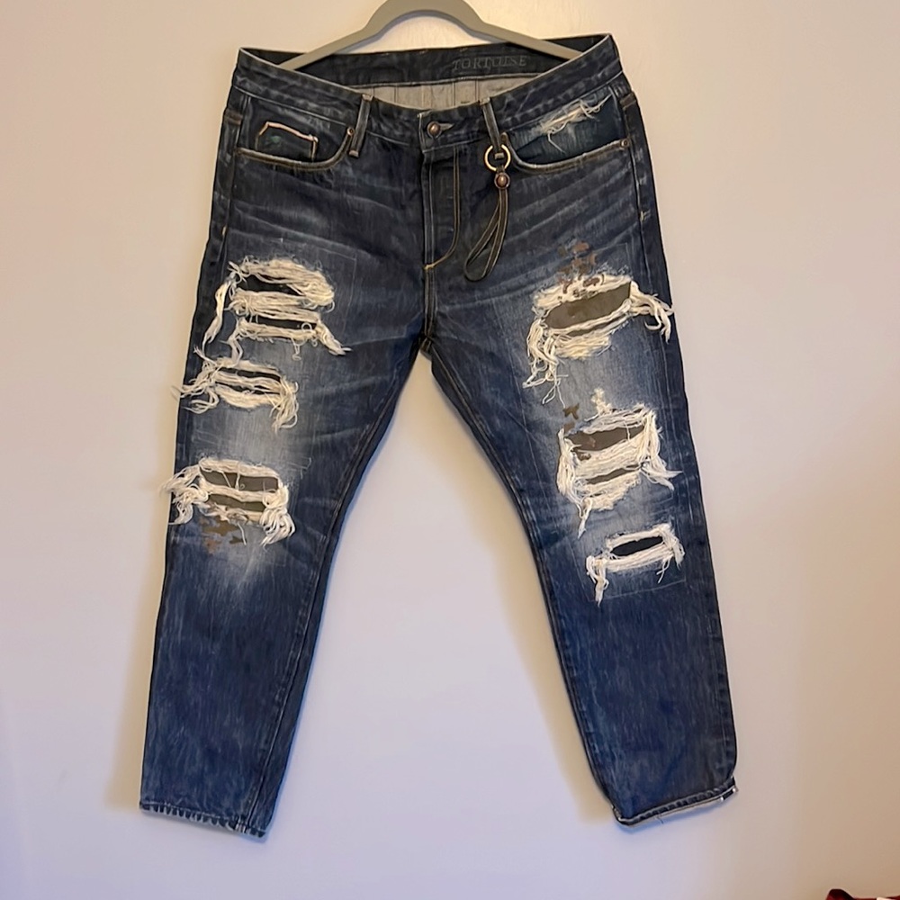 Tortoise size 28 stylish ripped jeans